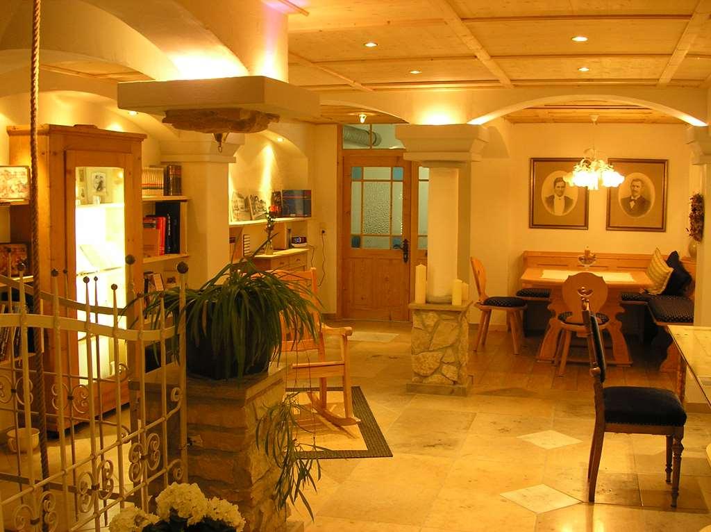 Arthotel Ana Panorama Marktoberdorf Servicios foto